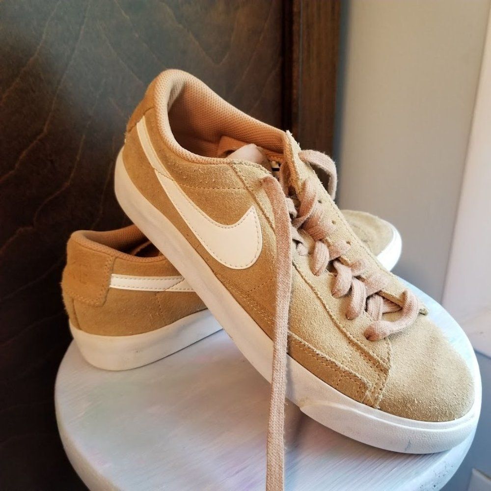 Nike Elemental Gold Low Suede Sneaker Shoes Men's Size 6